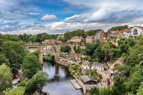 10 of the prettiest towns in the UK